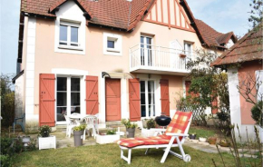 Two-Bedroom Holiday Home in Dives-sur-Mer, Dives-Sur-Mer